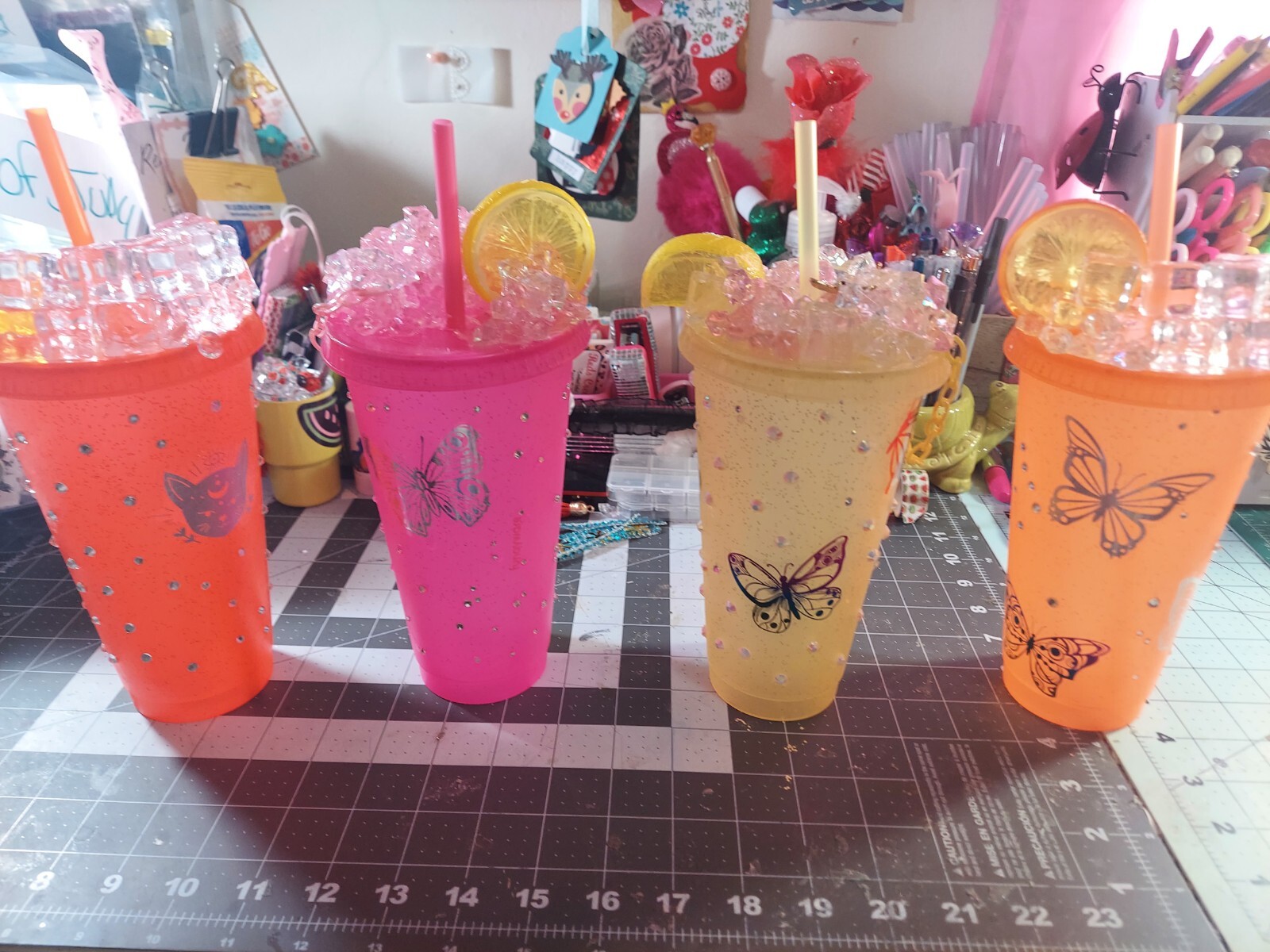 24 oz Custom plastic cups with lids