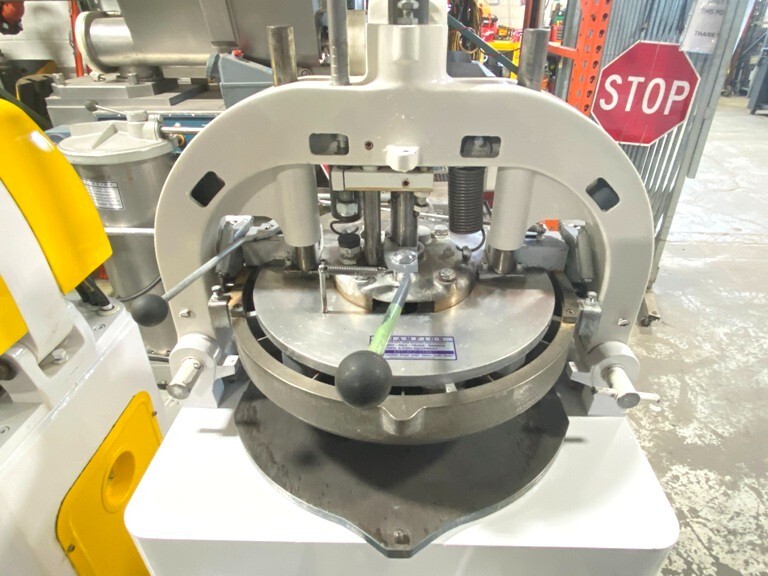 Dough Divider & Rounder/ Nussex / Eberhardt Model P7U Semi Automatic 26 Cut