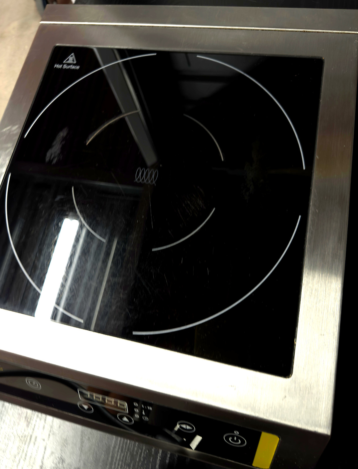 Buffalo CP799 3000W Commercial Induction Hob Single Zone Stainless Steel 220-240