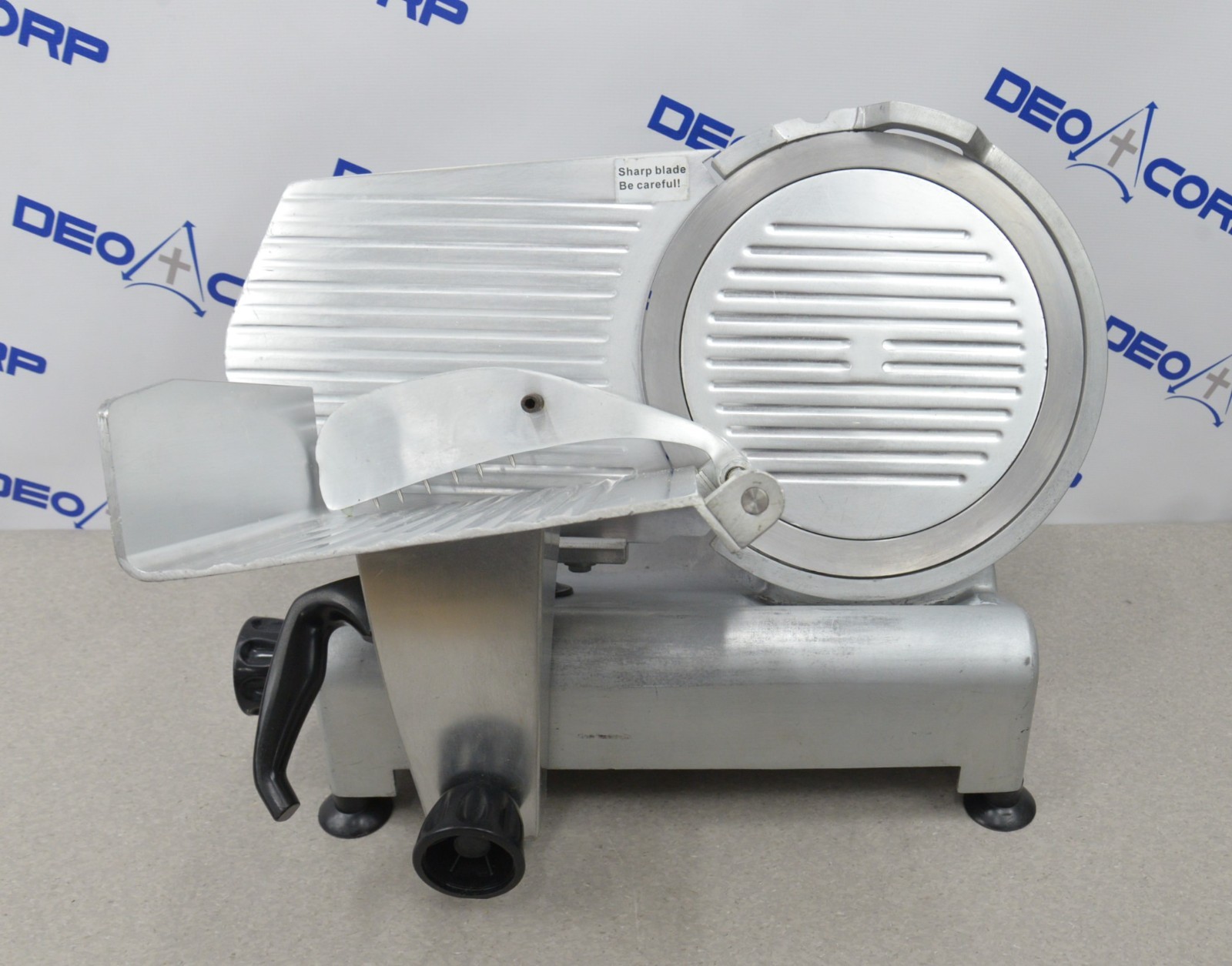 Avantco SL312 12″ Semi-Automatic Gravity Feed Meat Slicer 1/3 hp