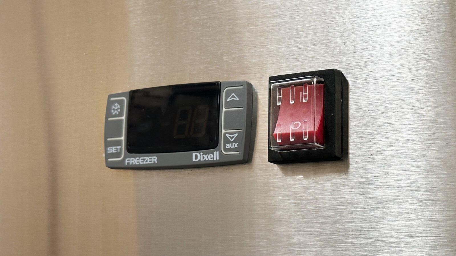 New 27″ Single door Commercial Reach-in freezer