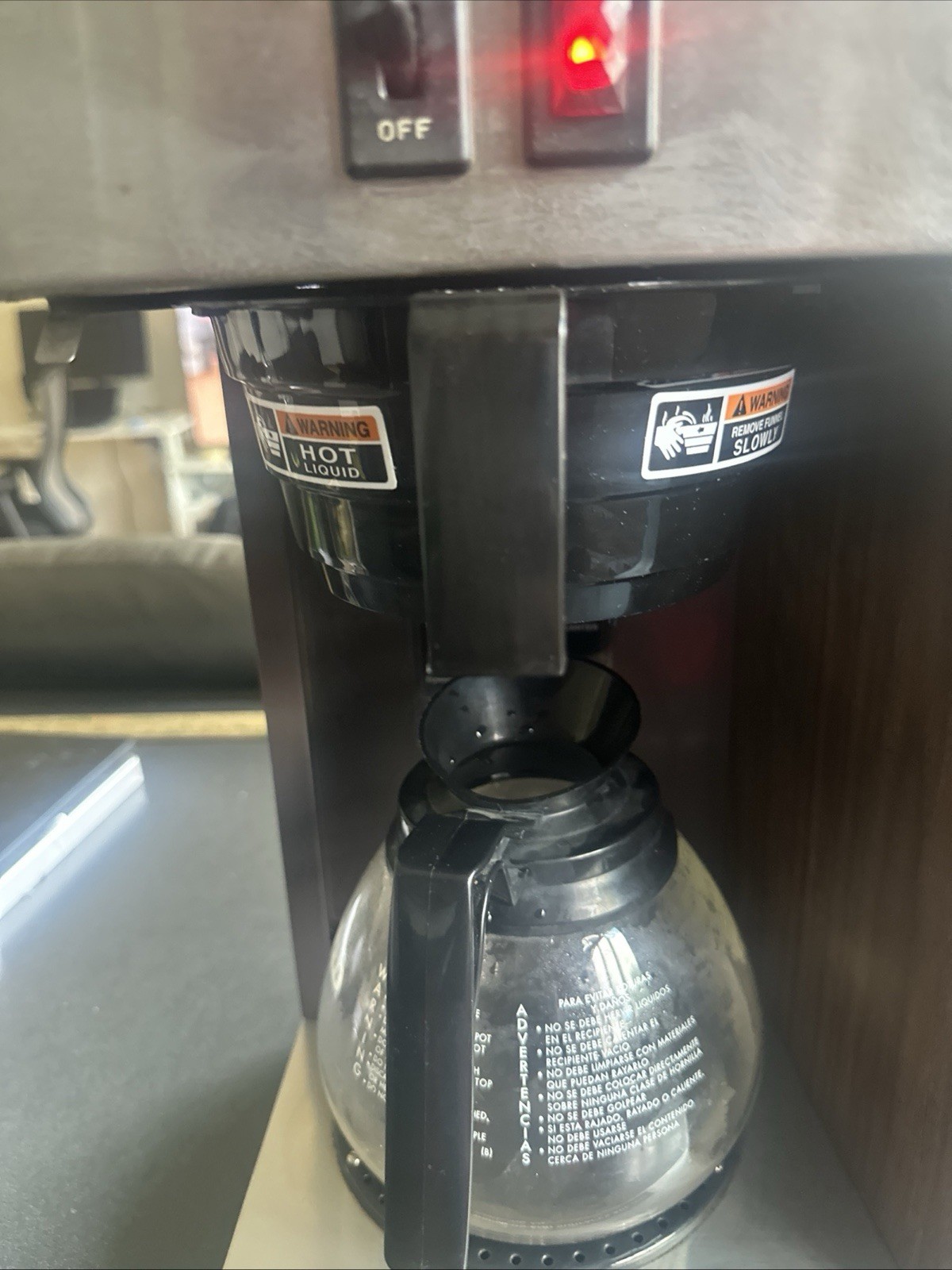 BUNN VPS W/G Commercial Pourover Coffee Brewer Maker 12-Cup w/ 4 Carafes