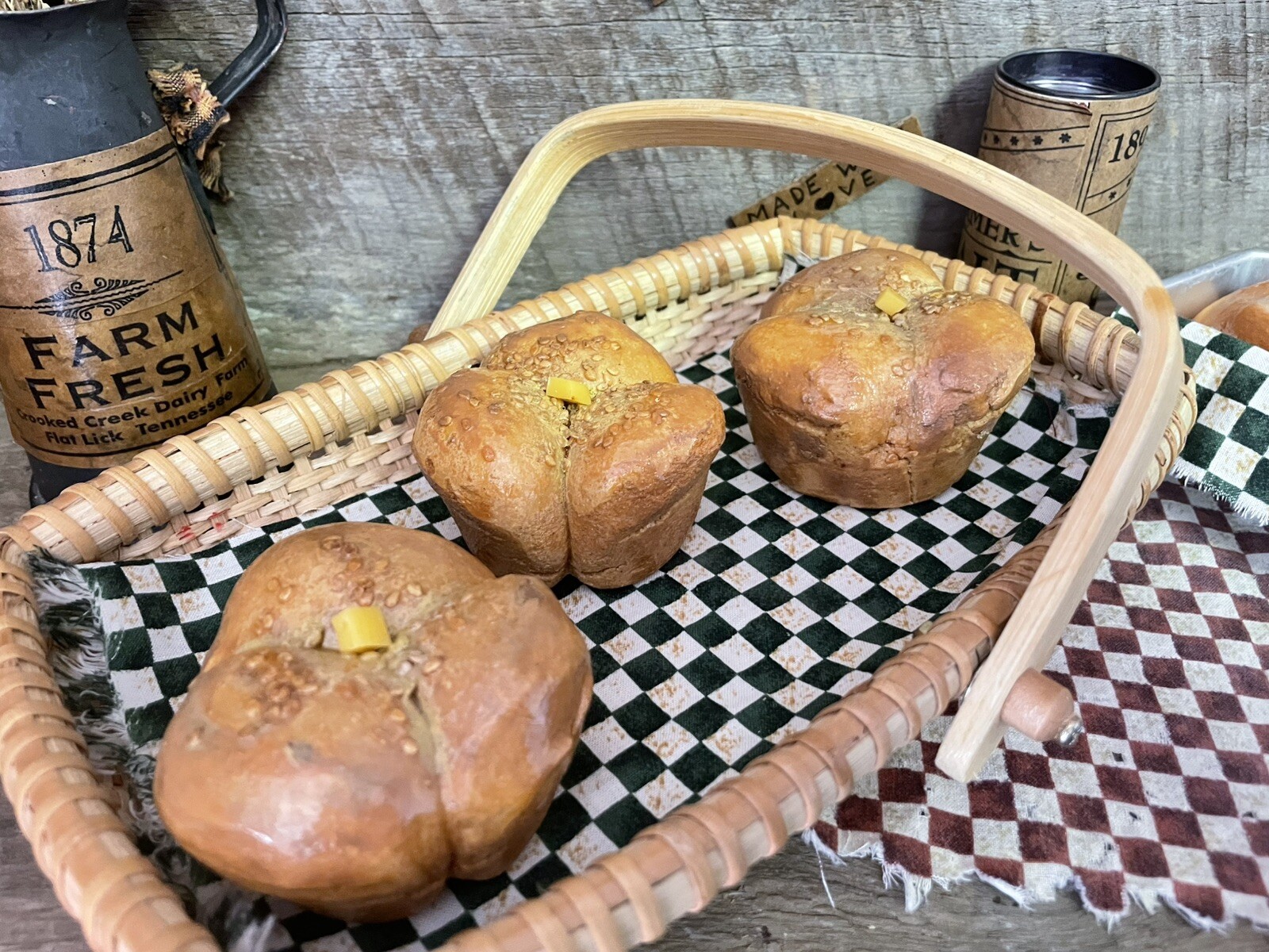 REALISTIC FAKE DIPLAY FOOD LOT OF 3 DINNER ROLLS Primitive Farmhouse Prop BSMT3