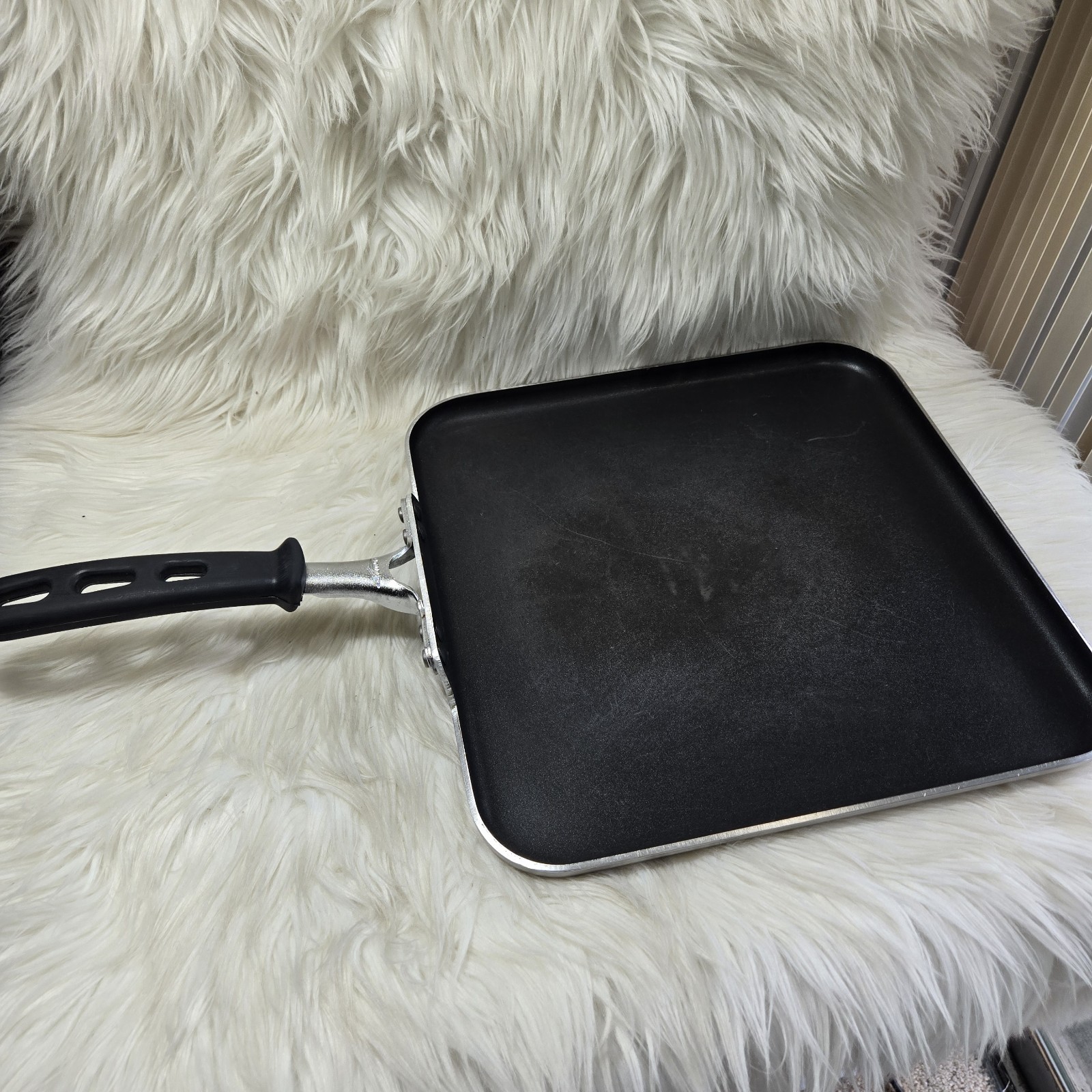 Vollrath Wear-Ever 12″ Non Stick Aluminum Square Griddle Fry Pan