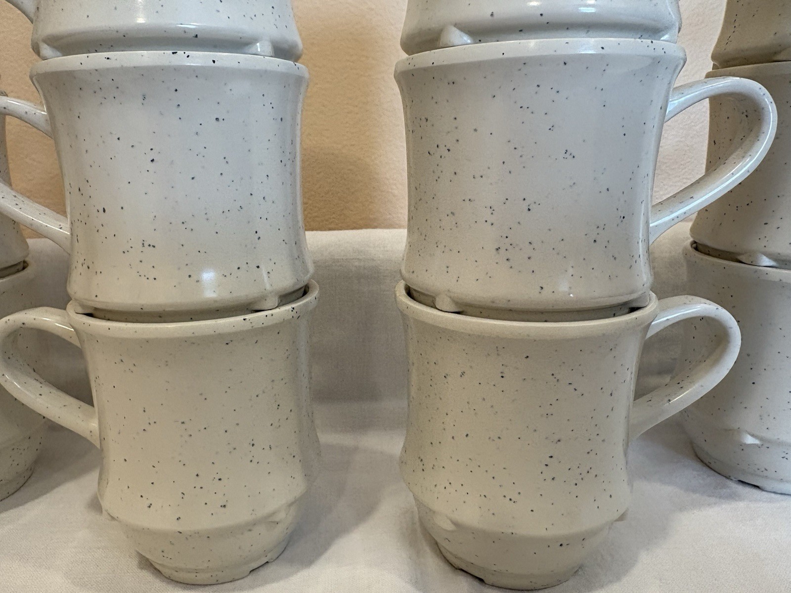 Thunder Group 9 Oz Melamine Stackable Handled Cups Set Of 12 Beige Speckled NEW