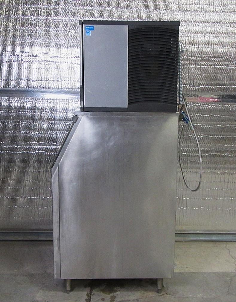 Manitowoc Indigo ID-6060A Full Cube Air Cooled Ice Maker Machine & Bin 650lb/day