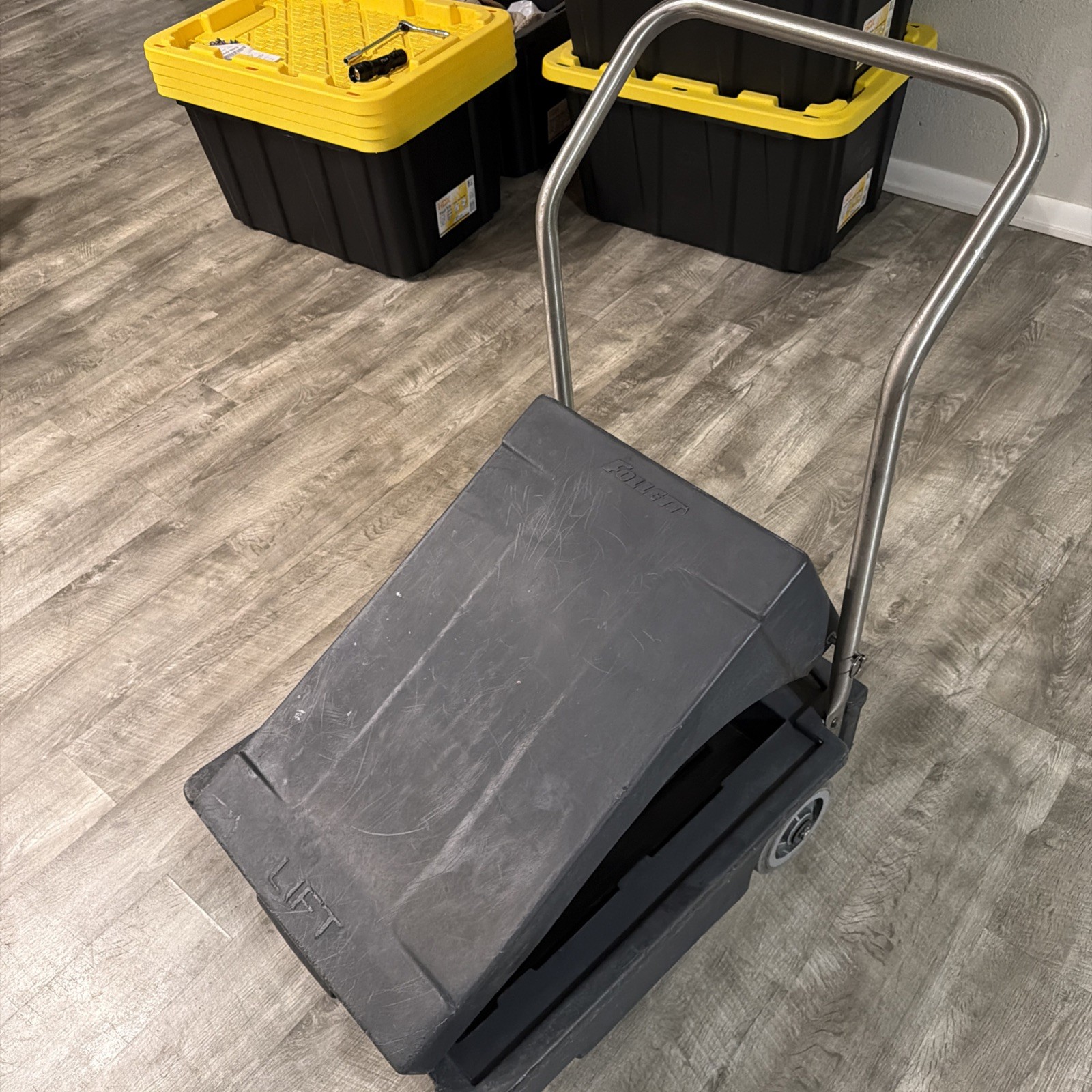 Follett 610-252-7301 smartCART 75 LBS. Ice transport cart 00112771
