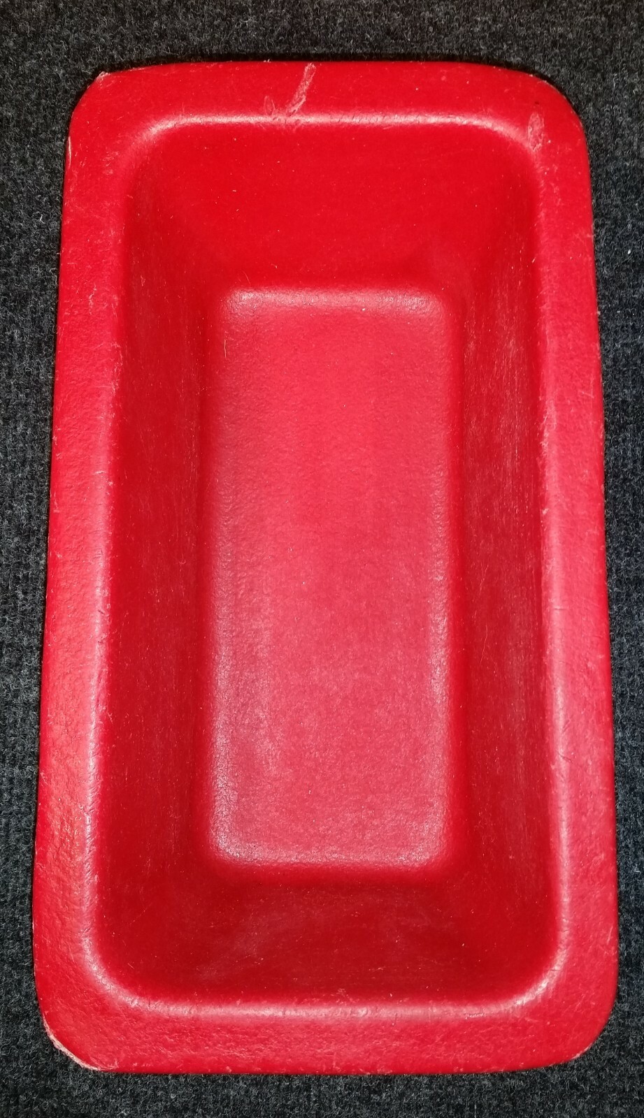 LOT OF 2 BUGAMBILIA «Q4/13» (TPUD44 ?) 2.4 QT RED RESIN COATED ALUMINUM PANS