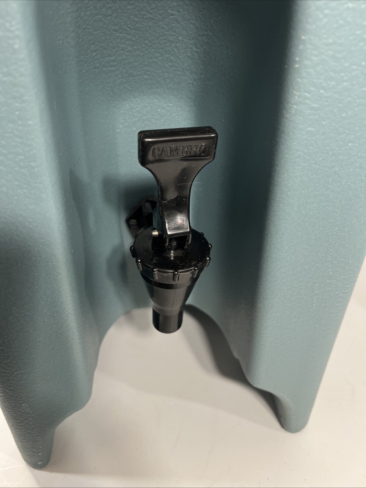 Cambro Beverage Dispenser 250LCD Grey 2.5 Gallons Insulated Hot or Cold