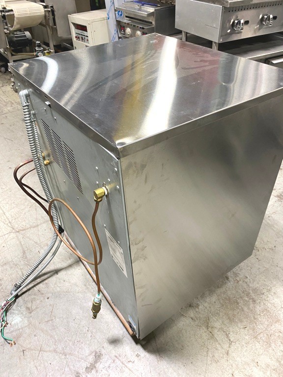 Ice Maker / Hoshizaki F-1501MRJZ-C Air-cooled Cubelet-style with 1353 Lb/Day