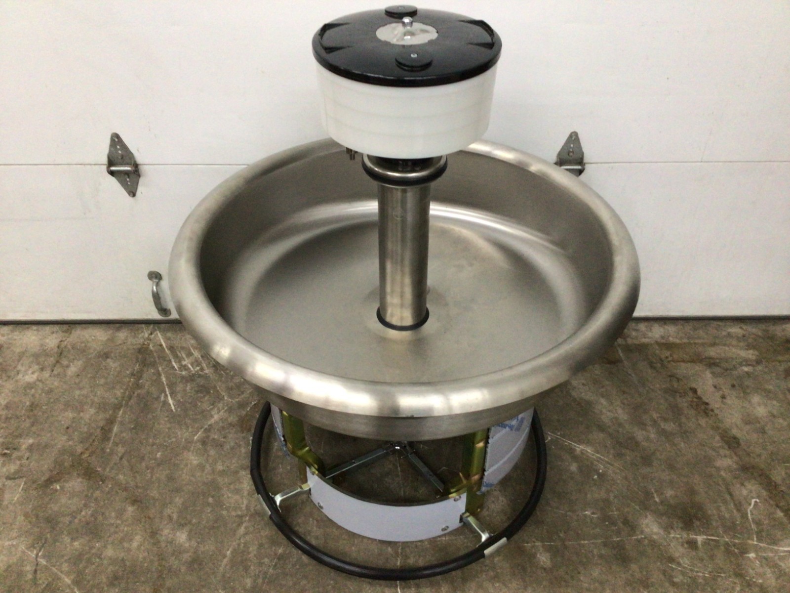 Bradley Wash Fountain S93-532 Silver, Stainless Steel, Circular, 36 in Overall W