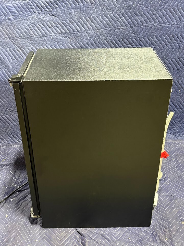 Marvel MACP215-IS01B 15″ Panel-Ready Built-In 39lbs Undercounter Ice Maker *READ