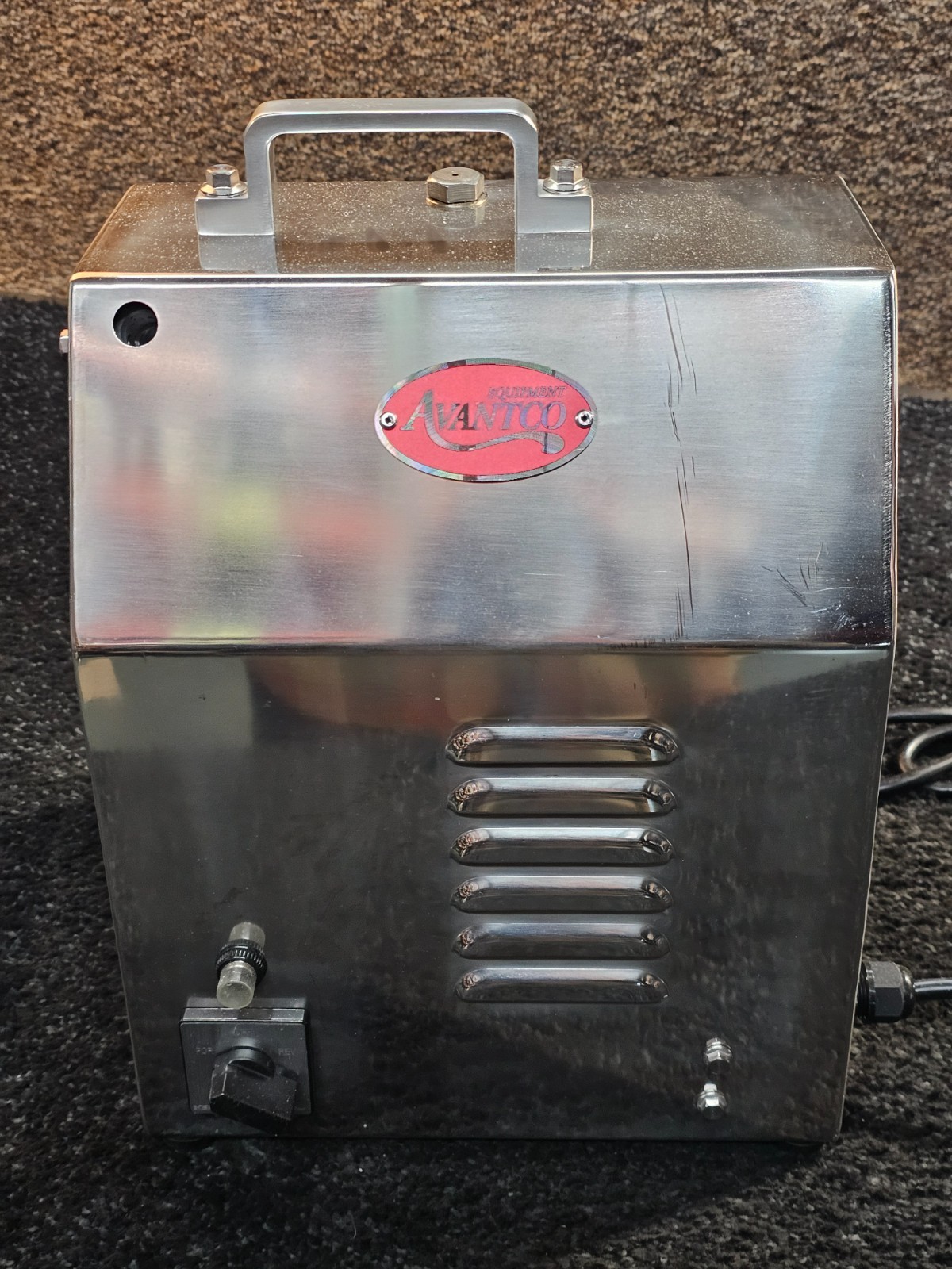 Avantco 177MG22R MG22R #22 Meat Grinder with Reverse Function 110V, 1 1/2 hp