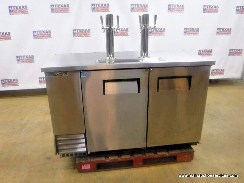 True TDD-2-5-HC 59″ 2 Door Beer Dispenser Year made 2021