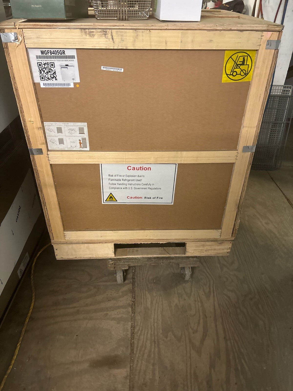 Atosa MGF8405GR 27″ One Solid Door Undercounter Freezer 7.15 cu. ft.