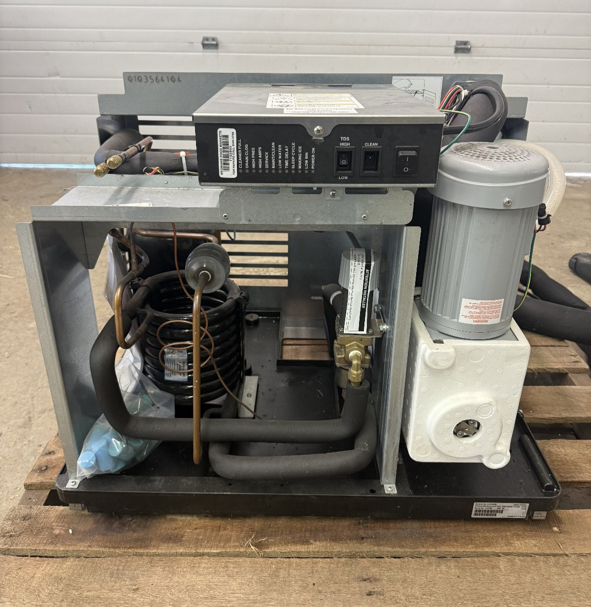 Follett Ice Horizon Machine HCC1010WHS, Water-Cooled, Chewblet Ice