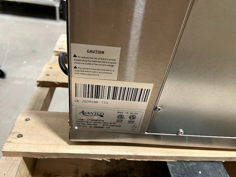 Avantco 32″ Electric Countertop Cheese Melter – 208/240V, 2290/3050W.