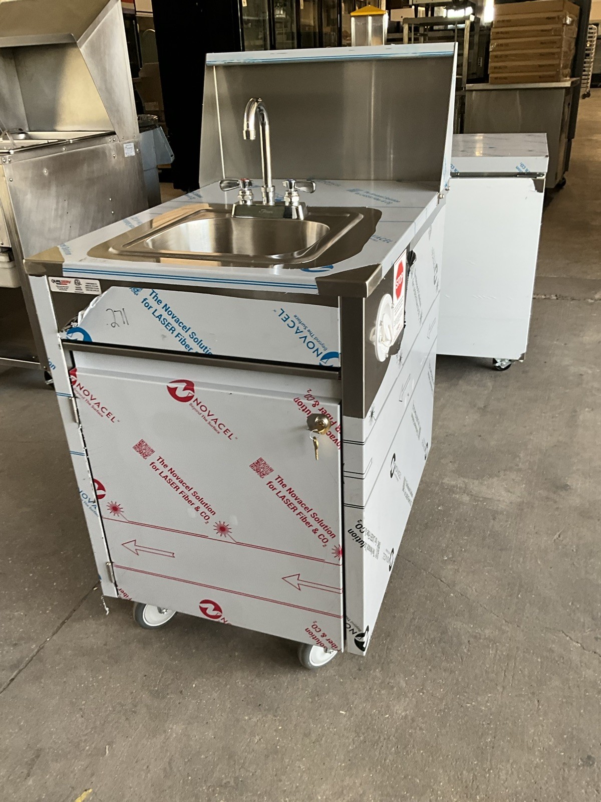 2025 Qualserv stainless steel Portable hand sink hot water daycare WMSC24MS E