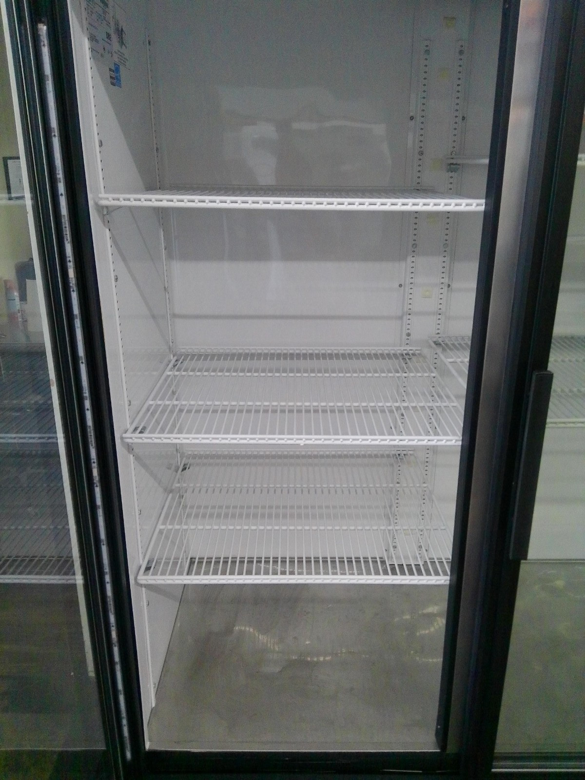 True GDM-72-LD Commercial 3 Door Refrigerator (NO CASTERS) 72cf TESTED