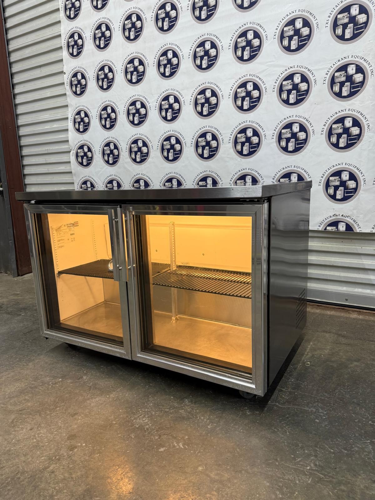 True TUC-48G-FGD01 48 3/8″ Undercounter Refrigerator with Glass Doors