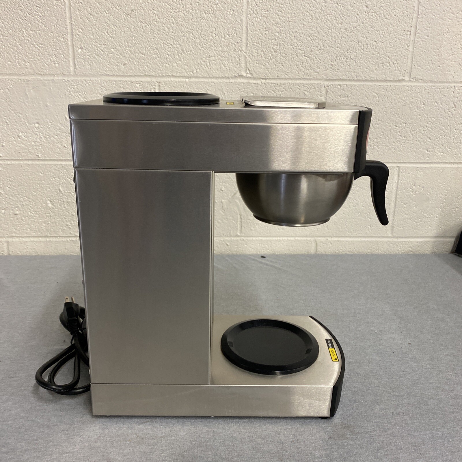 Avantco C10 12-Cup Pourover Dual Warmers Commercial Coffee Maker – Stainless