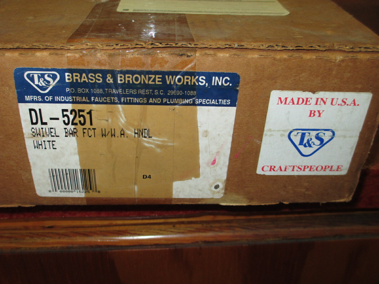 NOS T&S DL-5251 White & Polished Brass Commercial Swivel Bar Faucet Gold USA NEW
