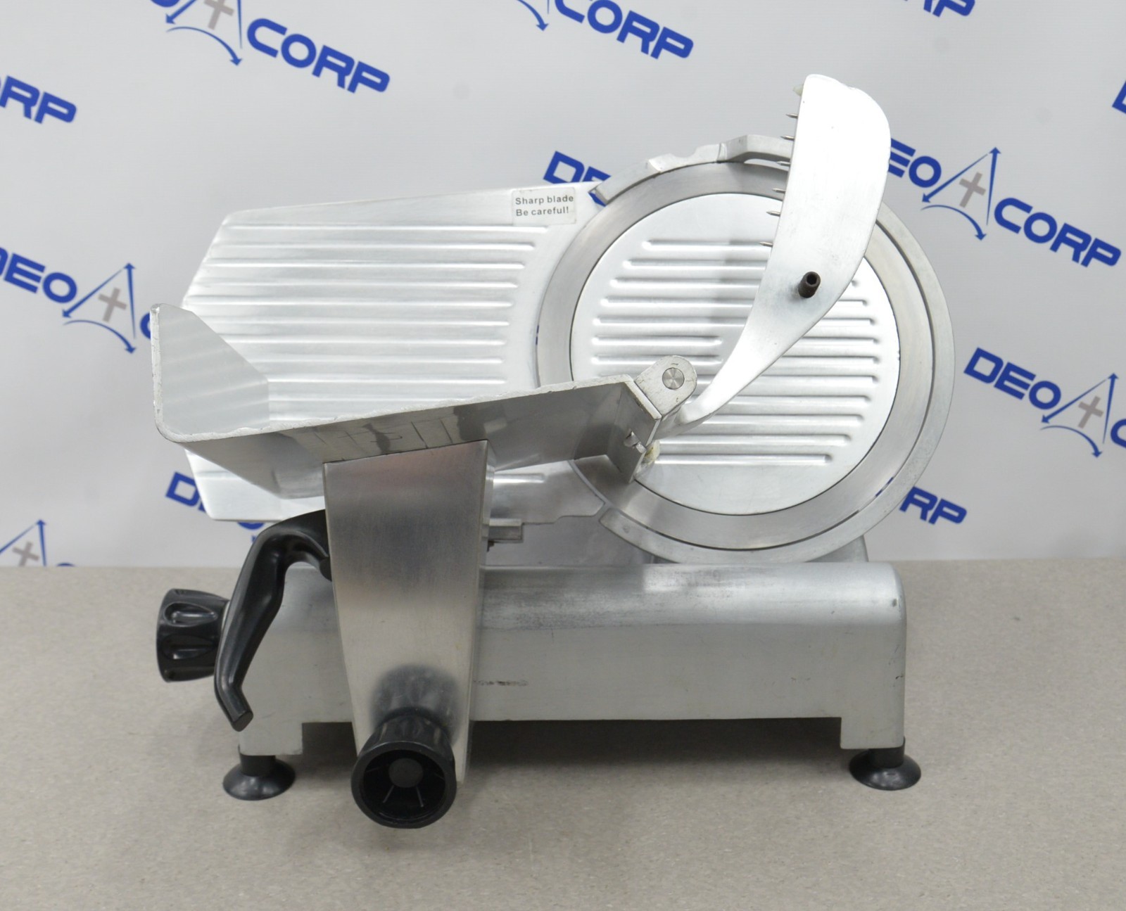 Avantco SL312 12″ Semi-Automatic Gravity Feed Meat Slicer 1/3 hp