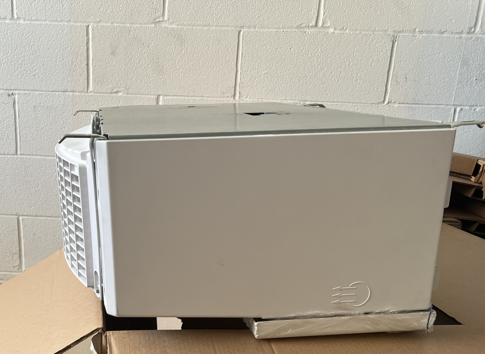 Overstock Heatcraft slim contour evaporator eletric defrost 230v ec mtr ULE43BEA