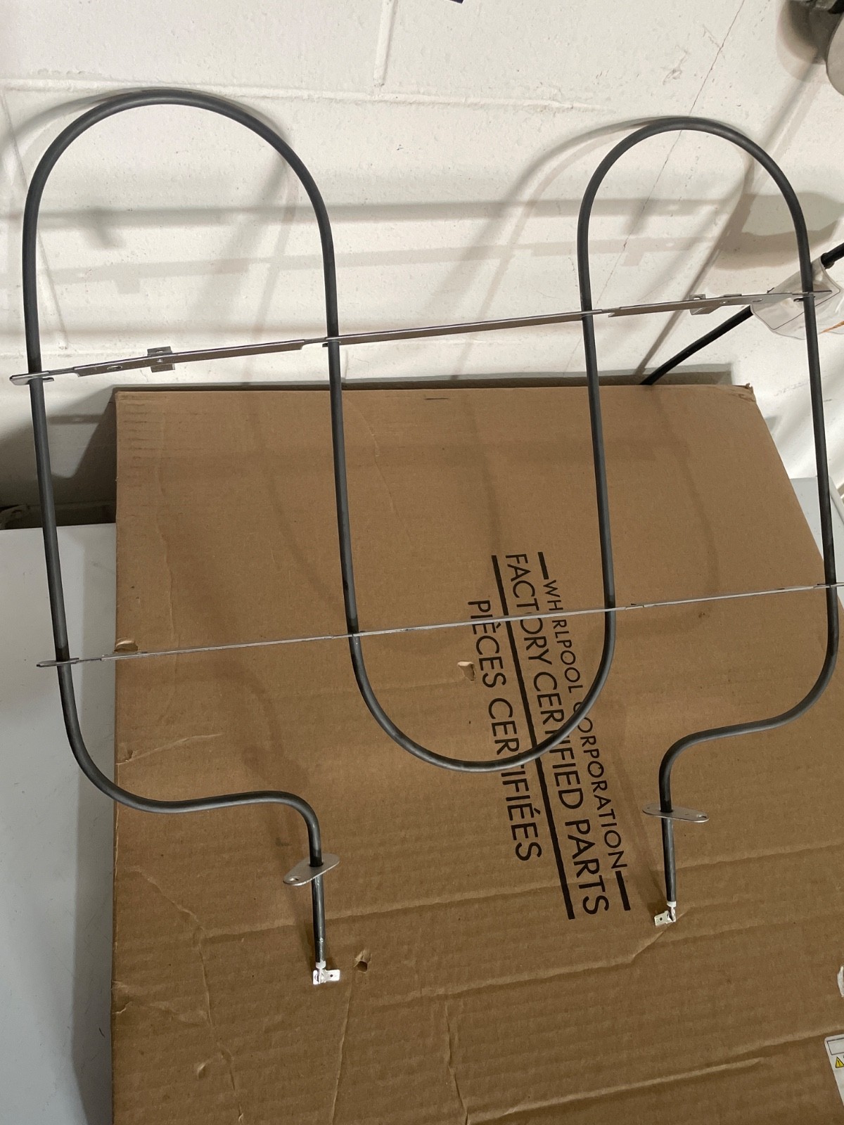 New OEM Whirlpool Electric Range WFES3030RS2 Broil Element W10856603