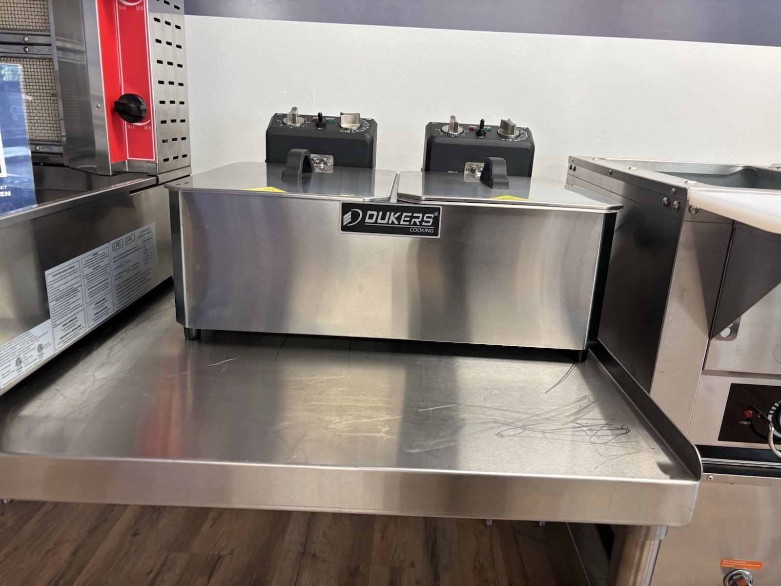 Dukers Commercial Countertop Electric Deep Fat Fryer, 2 Pots Dual Baskets