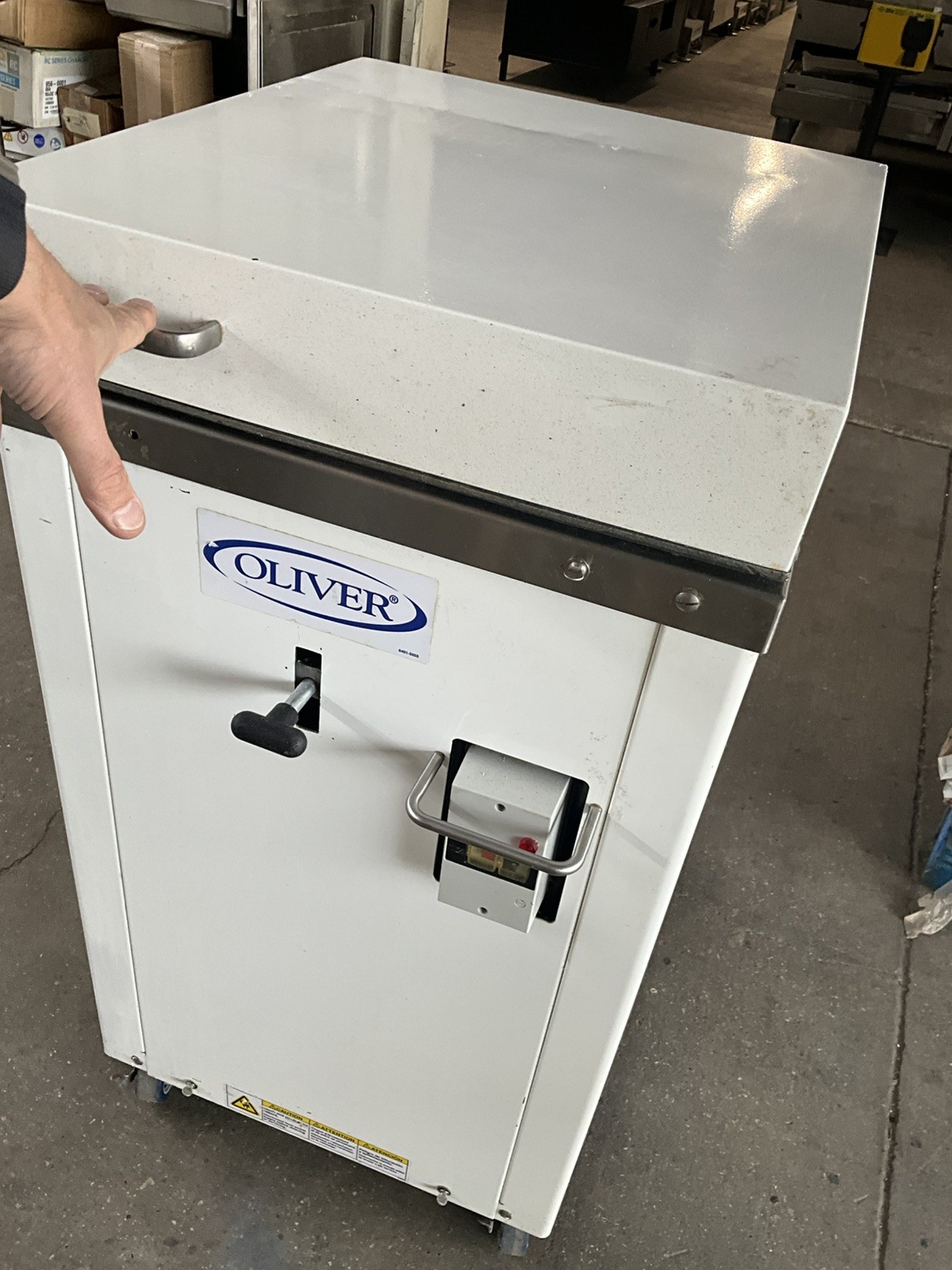 Oliver 24 portion dough divider hydraulic model 619-24RA pocket divider A