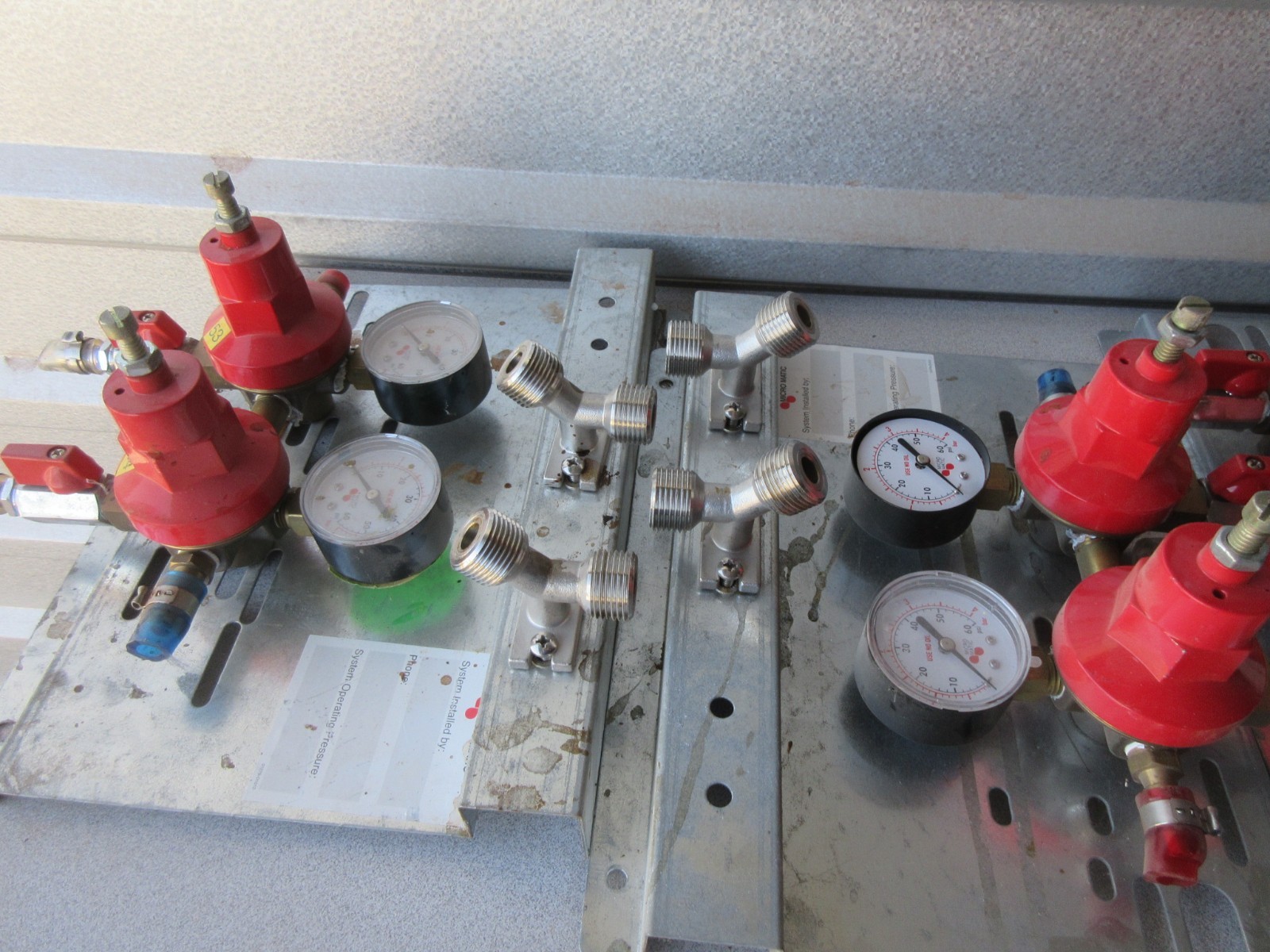 4 -Used Micro Matic 2 Regulator, 2 Gauges, & 2 hose connection Assy for Beer!