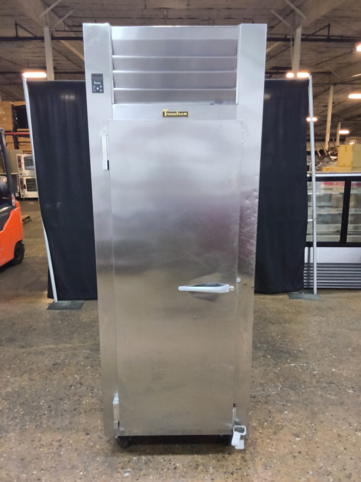 Traulsen RHT132WUT-FHS Commercial 1 solid Door Refrigerator on Casters year 2023