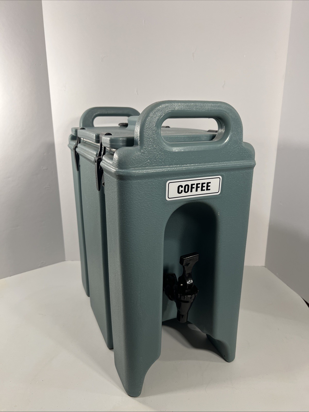 Cambro Beverage Dispenser 250LCD Grey 2.5 Gallons Insulated Hot or Cold