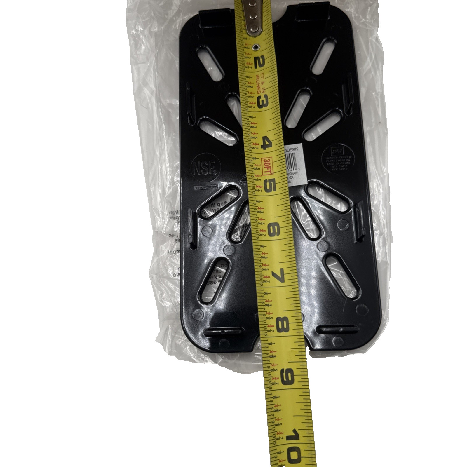 20 Pack Thunder Group PLPA7140DSBK 1/4 Size Drain Shelf Rack Insert Black NSF