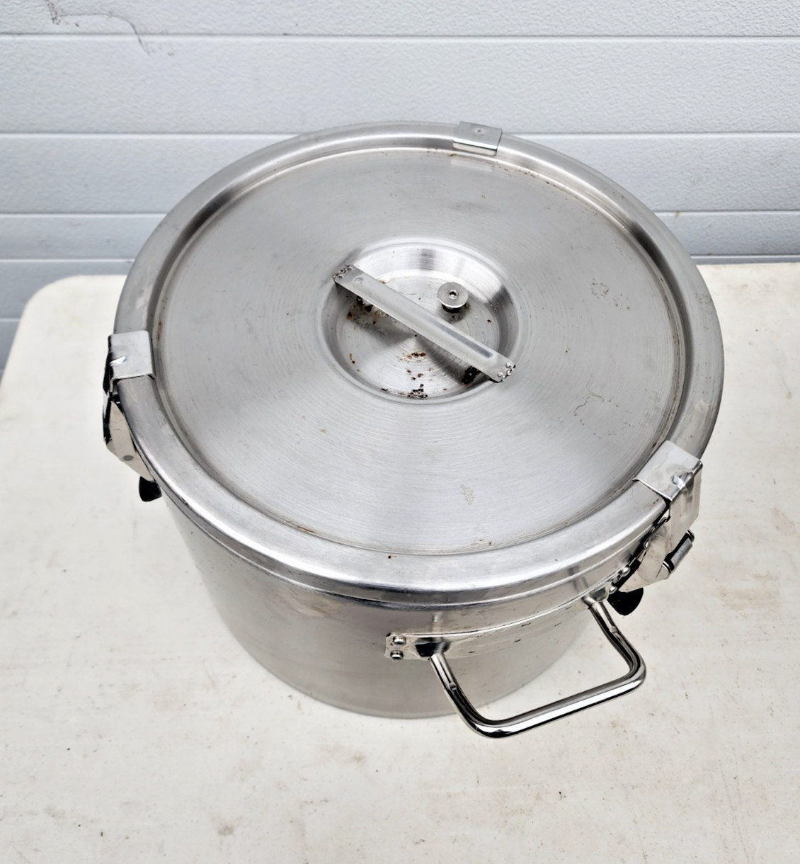 Stainless Steel Airtight Insulated Container with Lid and Locking Clamp