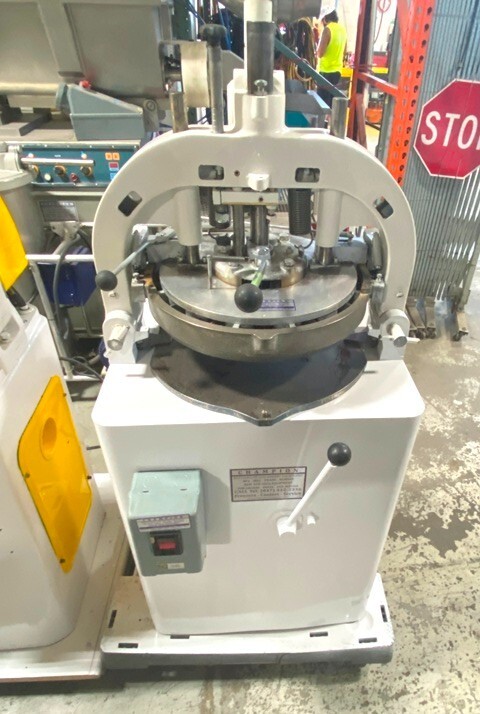 Dough Divider & Rounder/ Nussex / Eberhardt Model P7U Semi Automatic 26 Cut