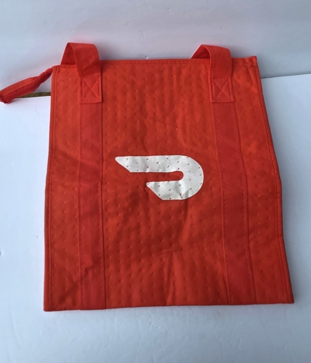 NEW Red Doordash Insulated Food Delivery Bag With Zipper Authentic 13x10x15″