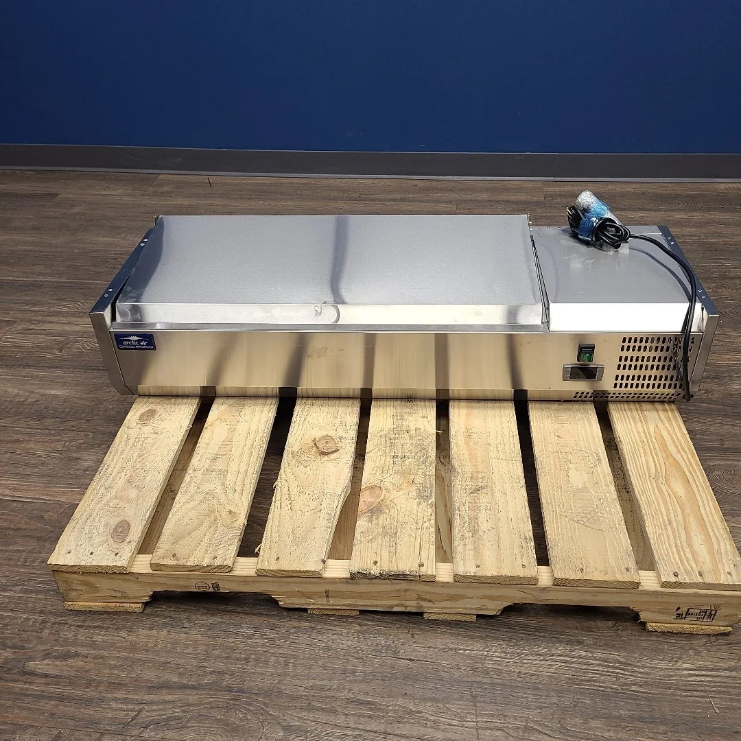 Arctic Air ACP48 48″ Refrigerated Countertop Prep Station (Scratch & Dent 1005)