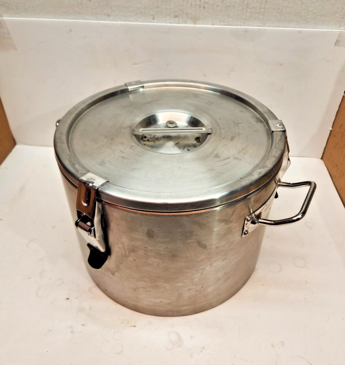 Stainless Steel Airtight Insulated Container with Lid and Locking Clamp