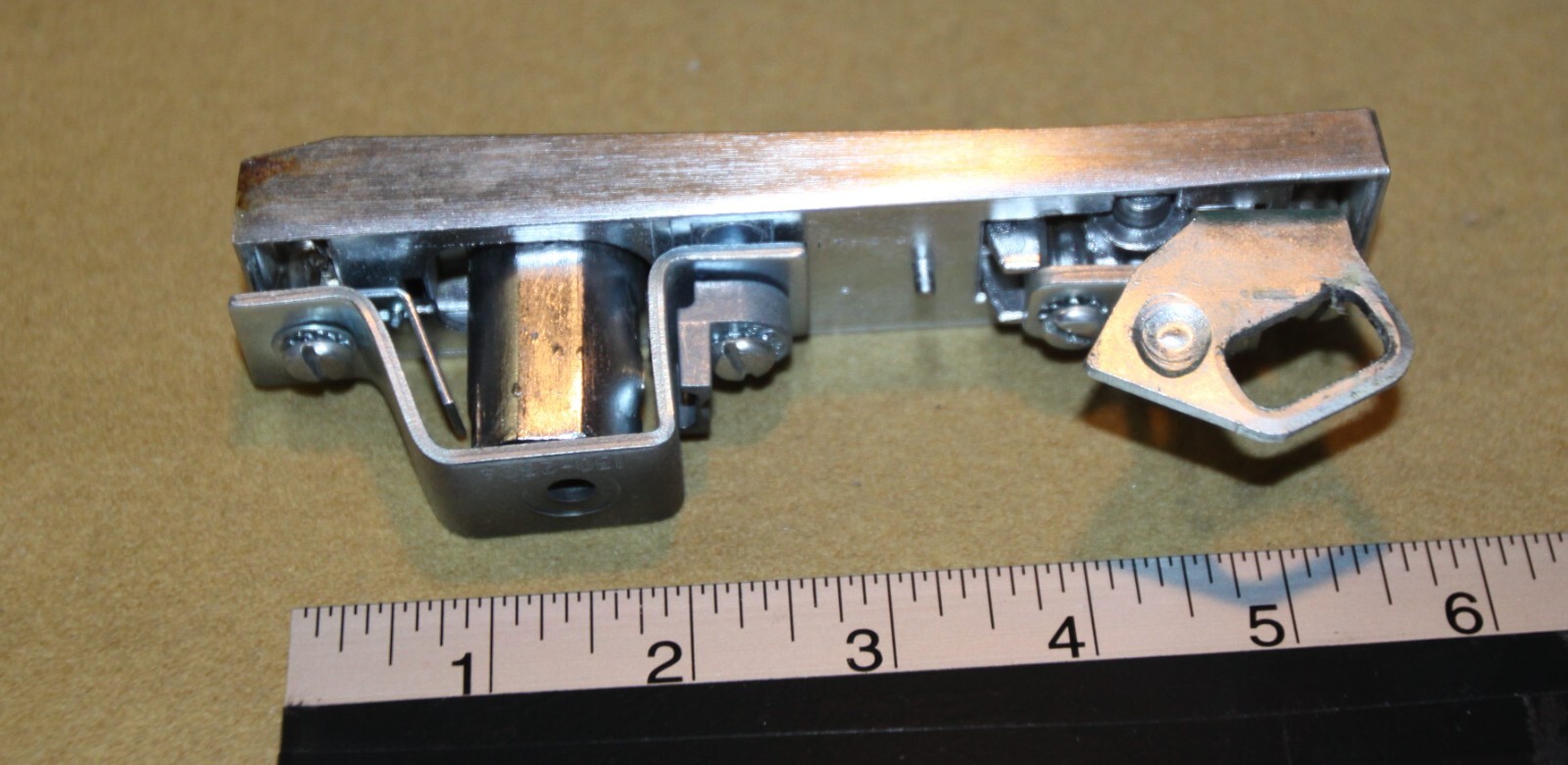 National L handle locking assembly – there is no lock or keys