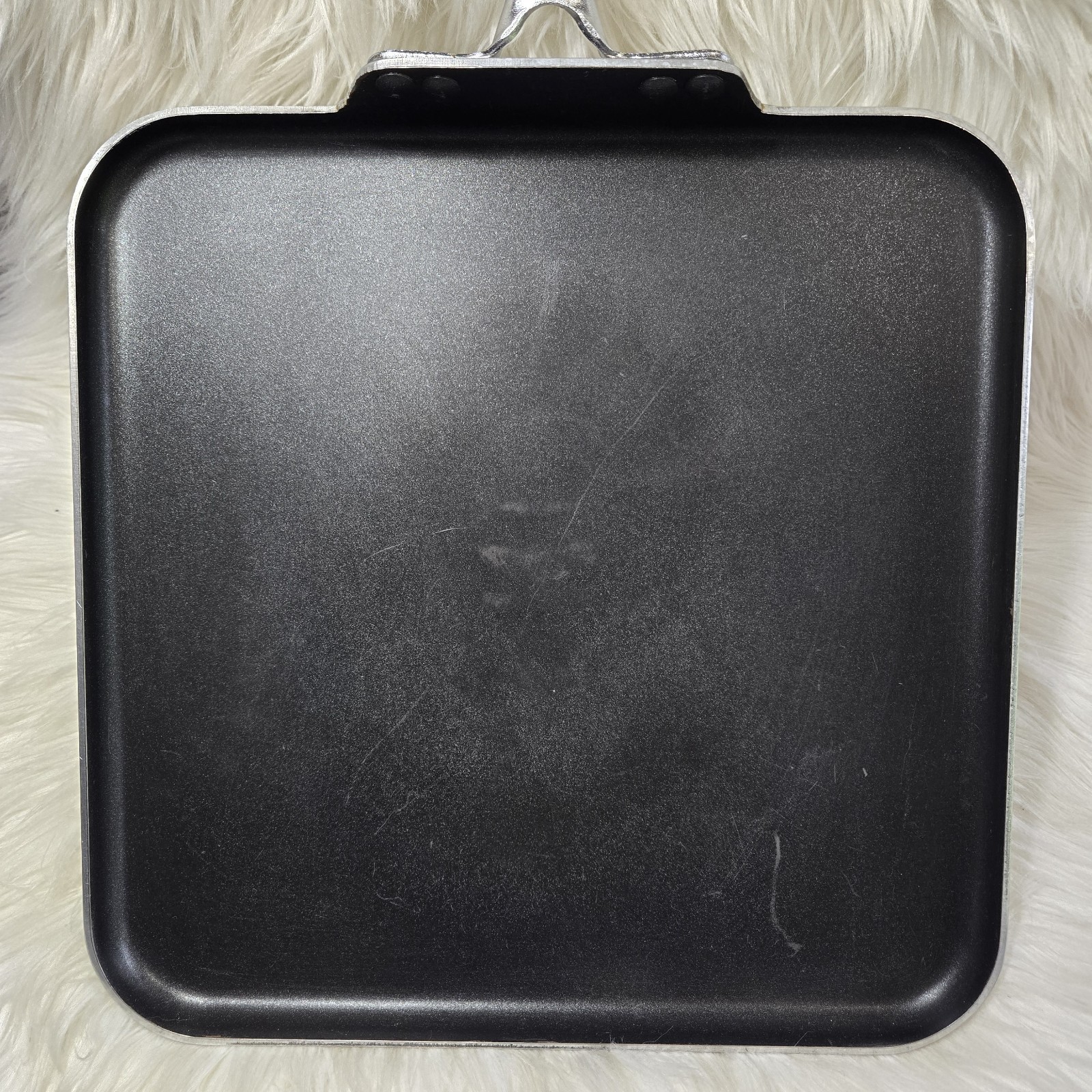 Vollrath Wear-Ever 12″ Non Stick Aluminum Square Griddle Fry Pan