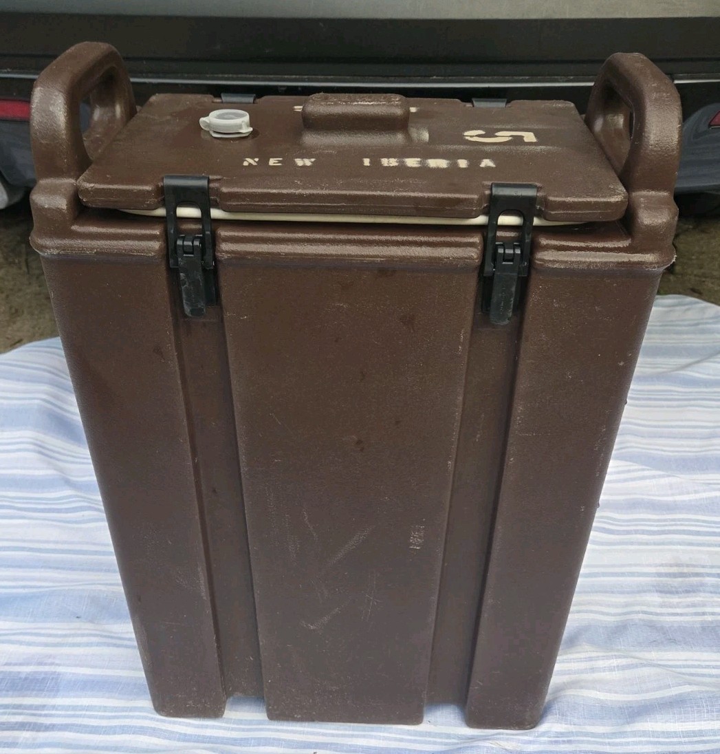 Cambro Camtainer Polyethylene Beverage Container Brown 4.75 gallon 500 LCD