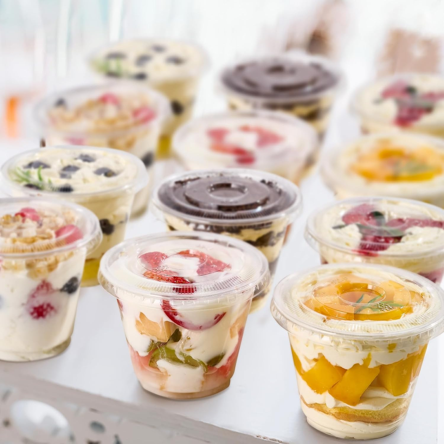 Turbo Bee 200 Pack 9 OZ Clear Plastic Cups with Flat Lids, Disposable Dessert Cu