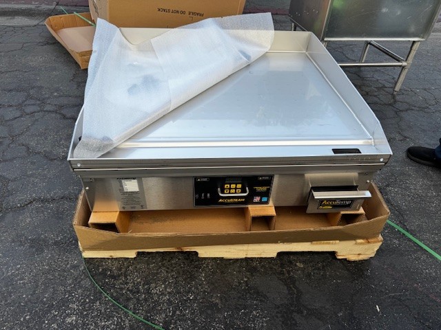 AccuTemp EGF2083A3650-S2 AccuSteam 36″ x 30″ Electric Griddle WITH STAND