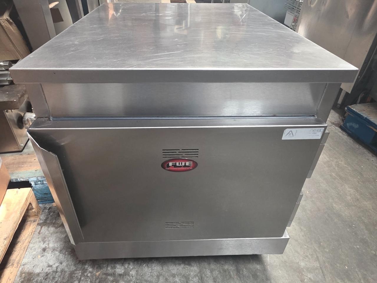 FWE HLC-1826-4P Countertop Insulated Stationary Heated Cabinet 4 Pan Capa 120V