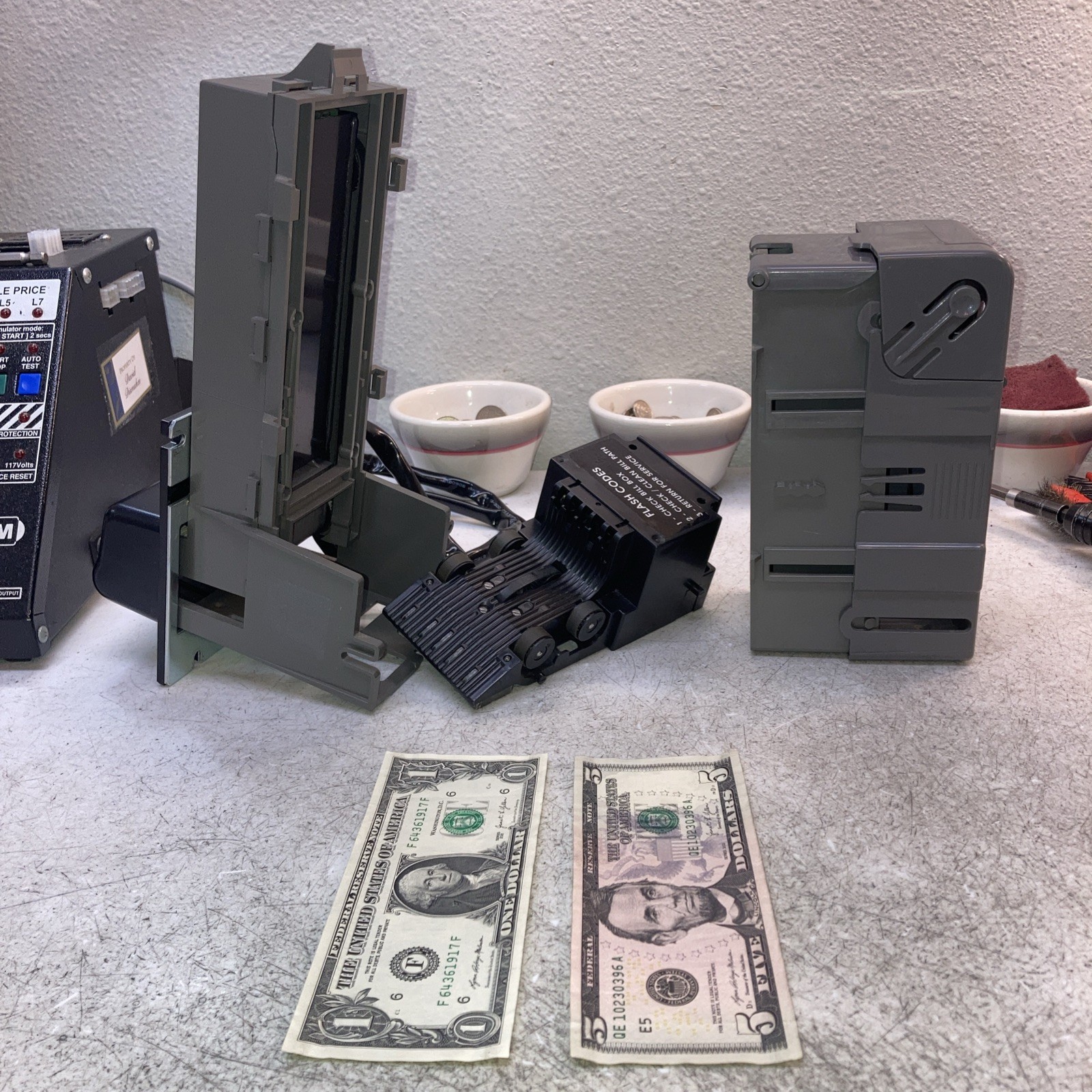 Coinco Bill Pro BP2BX 24/34 Volt Bill Validator. Takes $1-$5.00 . MDB . Rebuilt