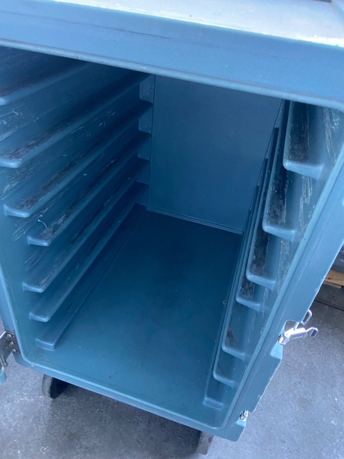 Insulated Food Pan Carrier Restaurants Catering, 4 wheels