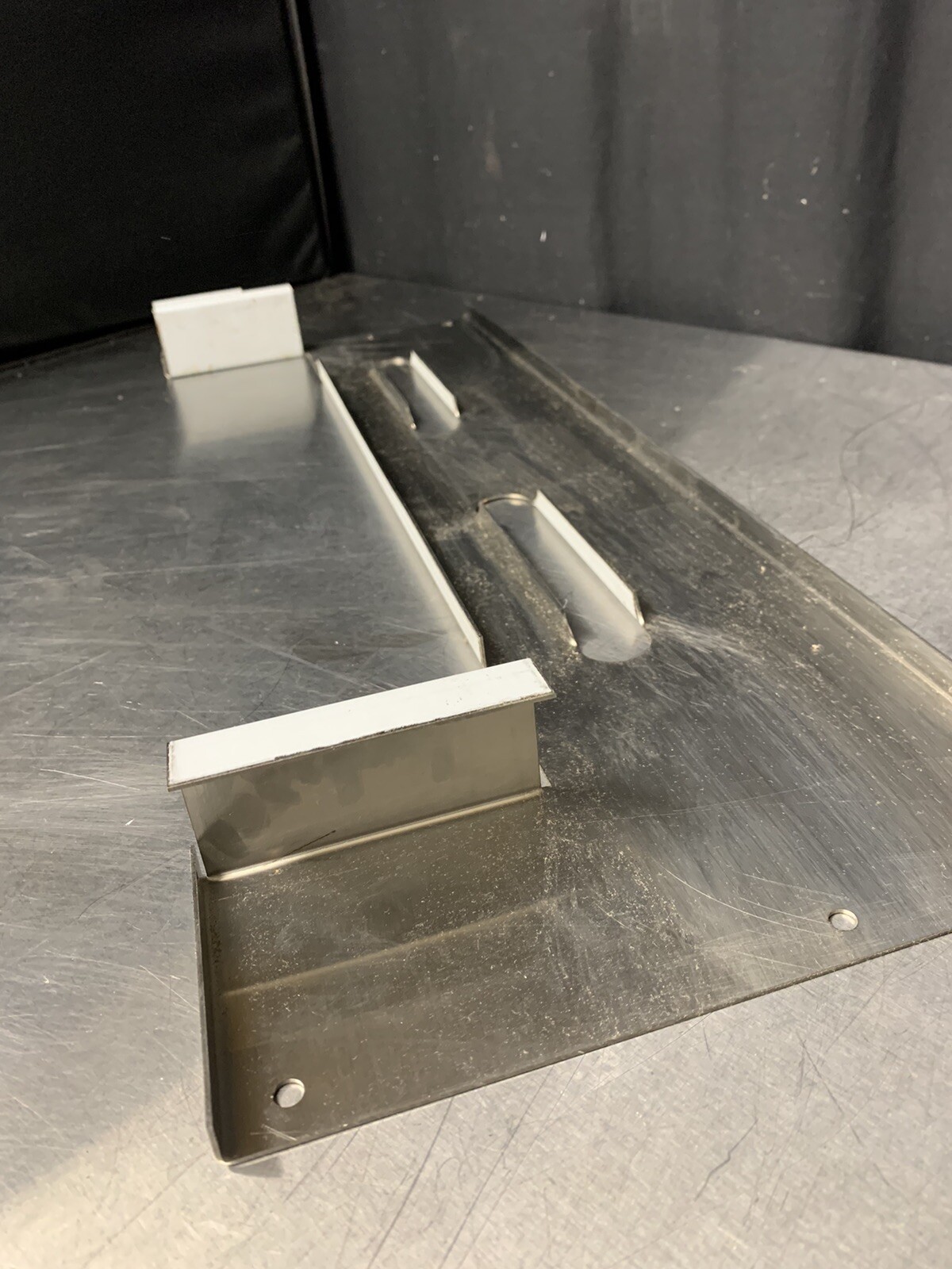 60” Range (AR-6B-24RG) Knob Cover in Front of 24” Landing Ledge #499547