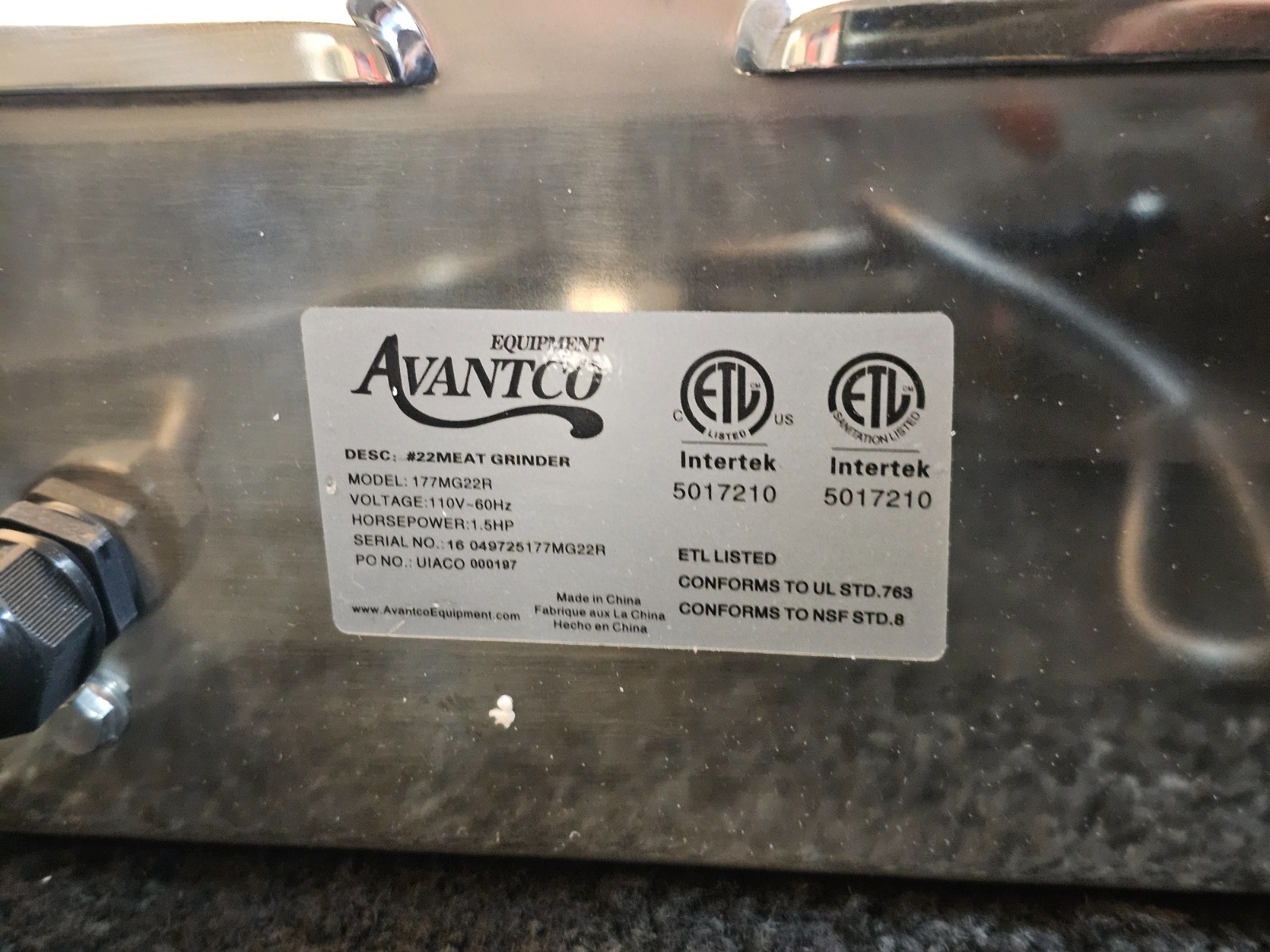 Avantco 177MG22R MG22R #22 Meat Grinder with Reverse Function 110V, 1 1/2 hp